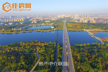 西郊花园西郊一中对面86万精装套三双卫南客厅两卧朝阳